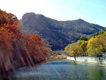 91岁游本昌露面，大笑称活过来了